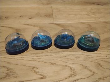 Lot de 4 boules à neige dauphin 