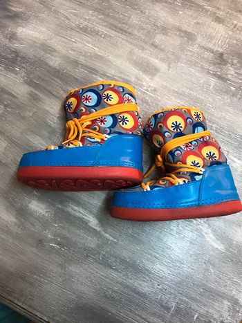 Boots bleu, rouge et multicolore