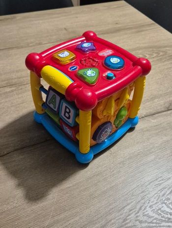 Baby cube d'éveil sonore