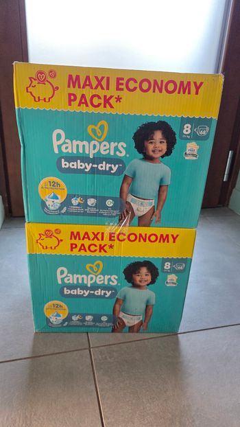 136 Couches Pampers Baby Dry Taille 8