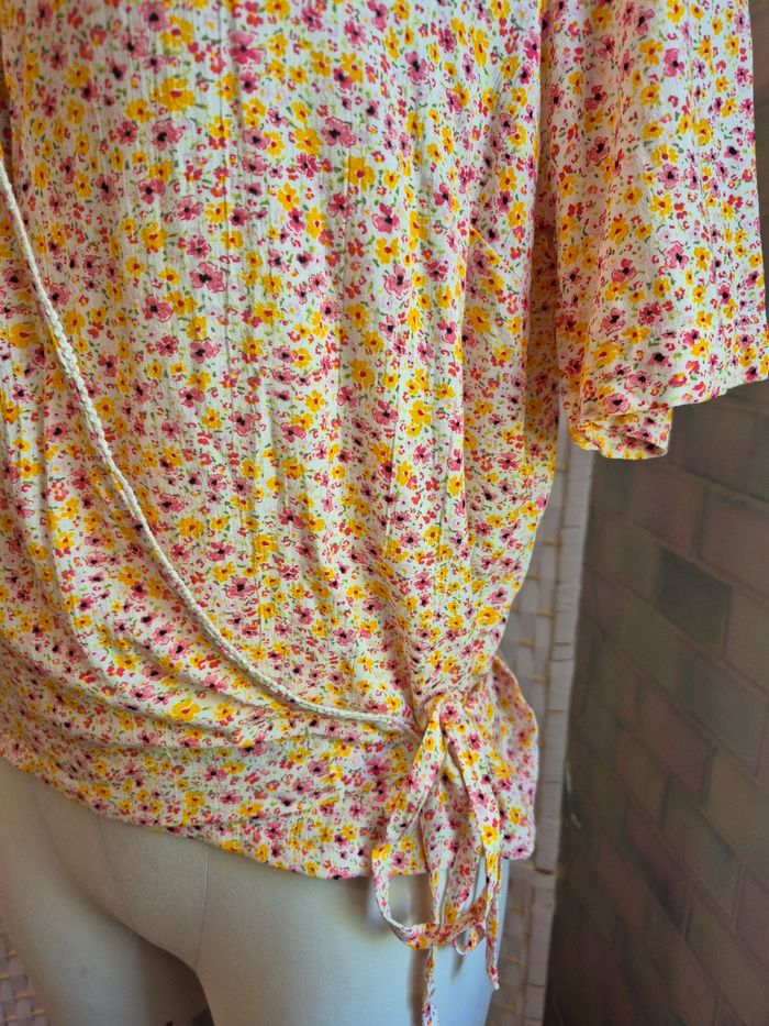 💕Jolie blouse cache-cœur/ Top portefeuille fleuri Etam femme TXL / 42 - Neuf💕 - photo numéro 10