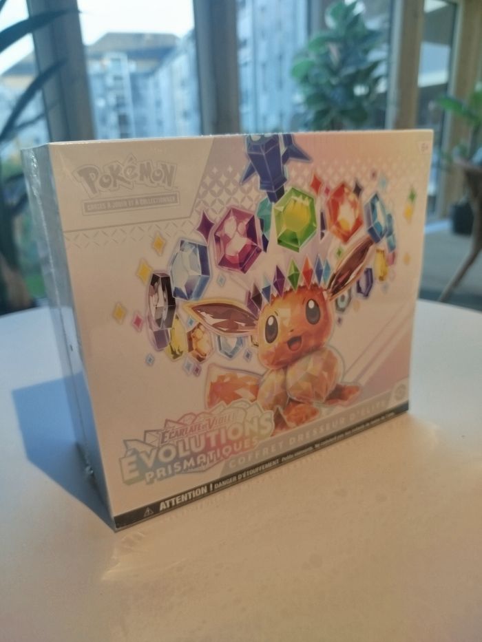 Pokémon ETB Coffret Dresseur d'élite EV8.5 Evolutions Prismatiques Neuf et scellé - photo numéro 2
