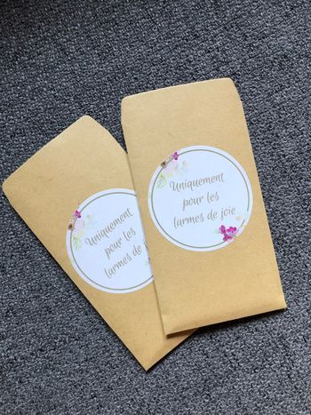 Mouchoir larmes de joie bonheur