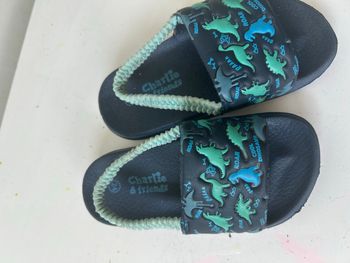 Claquette avec élastique dinosaures - 24