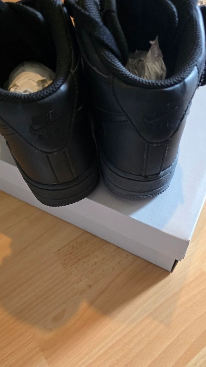 Neuves non portées🤩😍🥰🏷🏷  baskets air force one mid mixte NIKE  (ferme)🤩😍👍🏷🏷 - photo numéro 8