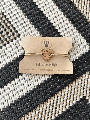 Bracelet coeur en bois neuf