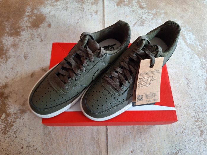Chaussures Nike - Pointure 39 - photo numéro 2