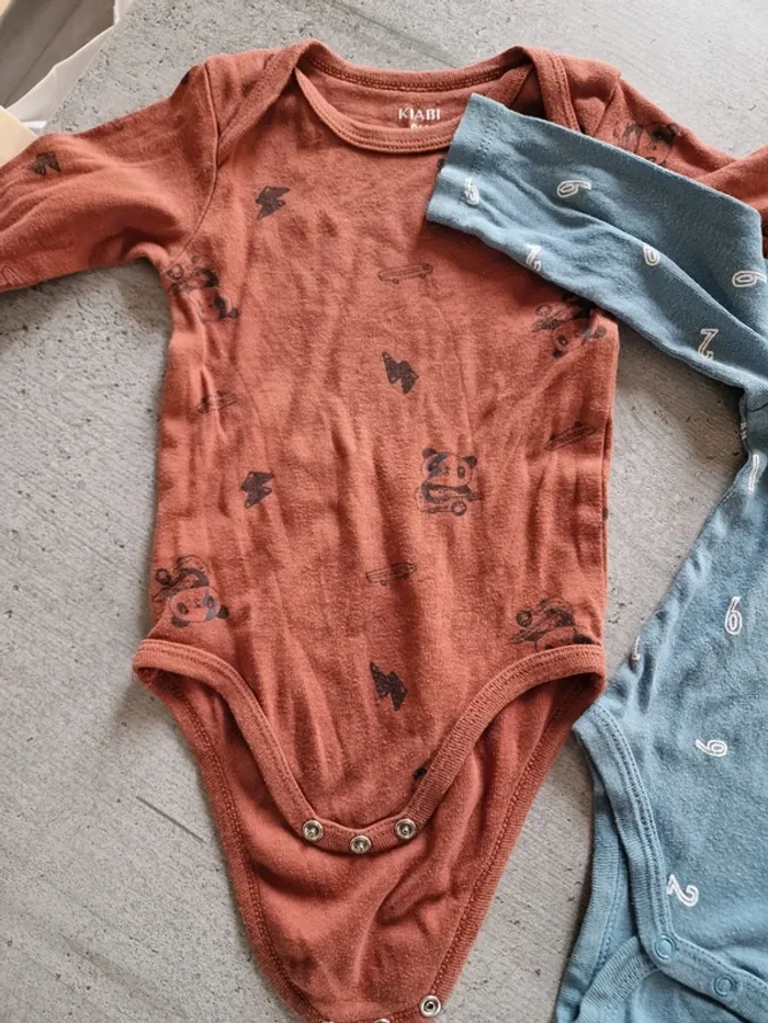 Bodys manches longues | 9 mois - photo numéro 4