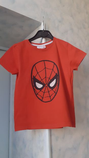 Tee-shirt garçon 6-7 ans
