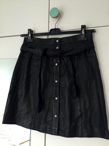 Jupe trapèze en cuir noir