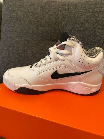 Basket Nike Air flight lite mid neuf 42