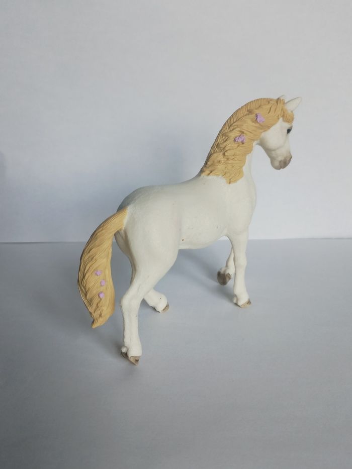 Figurine animaux cheval blanc marque schleich - photo numéro 4