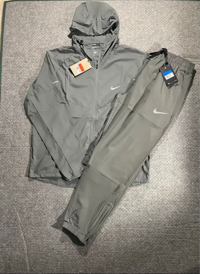 Ensemble Nike running