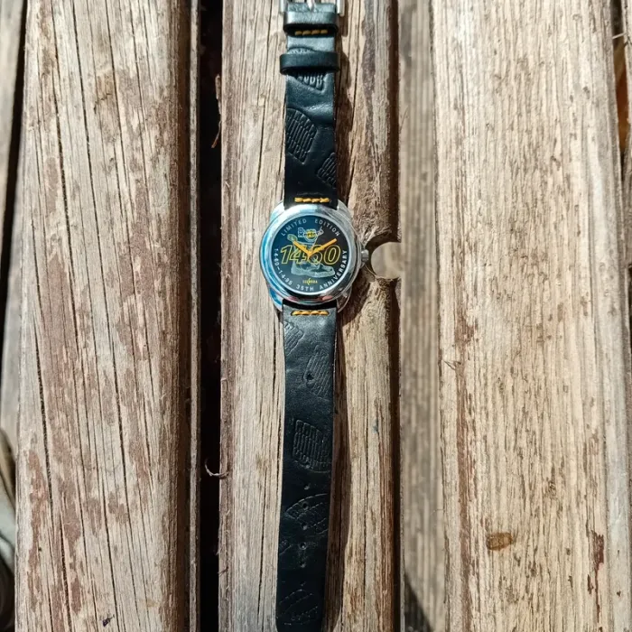 Montre Dr. Martens édition limitée pour les 35 ans du modèle 1460 - photo numéro 2