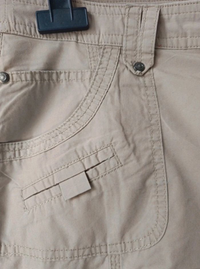 Pantacourts Canda casual t.46
100% coton - photo numéro 3