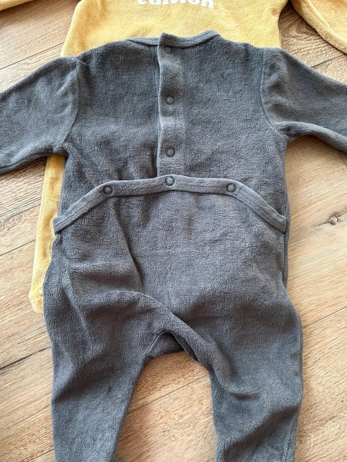 Lot 2 pyjamas en velours 3 mois - photo numéro 5