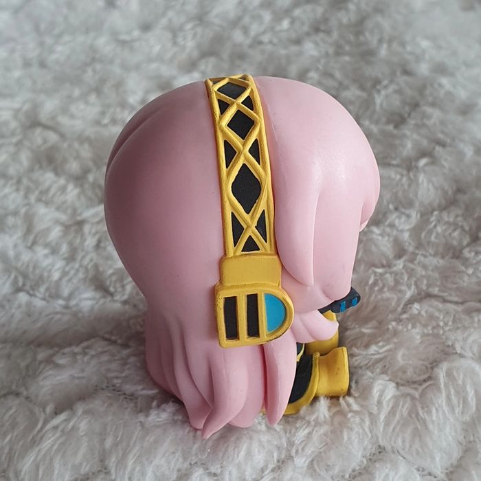 Luka megurine figurine assise japon ichiban kuji officielle - photo numéro 2