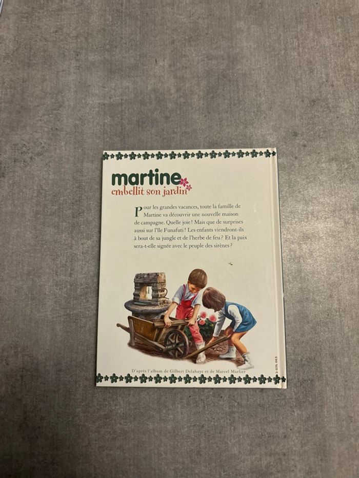 Livre Martine embellit son jardin - photo numéro 3