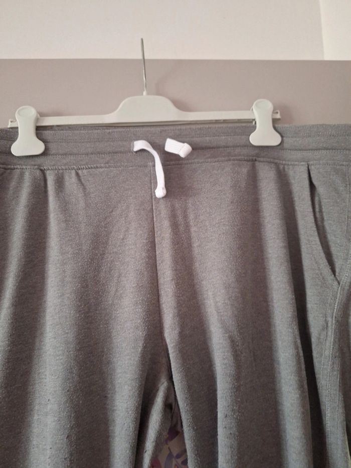 Jogging neuf - photo numéro 2