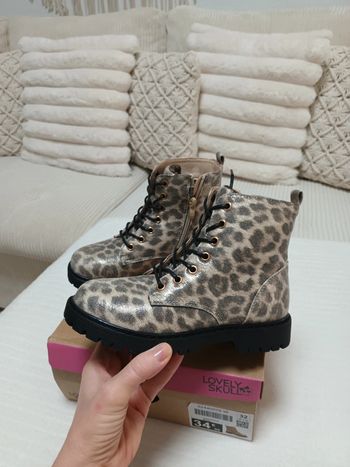 Jolie paire de bottines zippées imperméables pointure 32 neuves 🏷