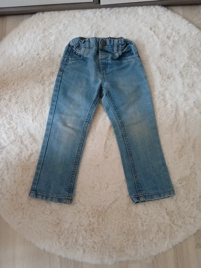 jeans 3 ans réglable a la taille