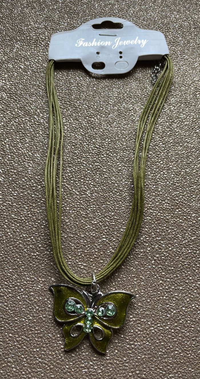 Collier papillon - photo numéro 3