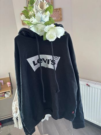 Sweat Levi’s XS