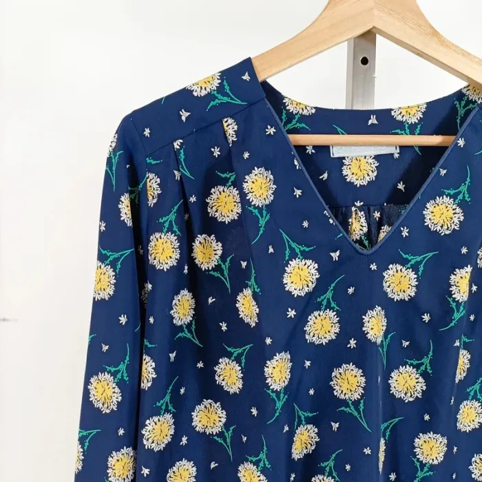 Blouse bleue à fleurs Mamouchka – imprimé pissenlits, manches longues, taille M A1067 - photo numéro 3