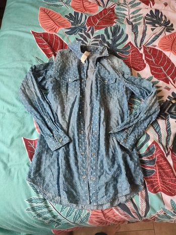 Chemise jean petits trous