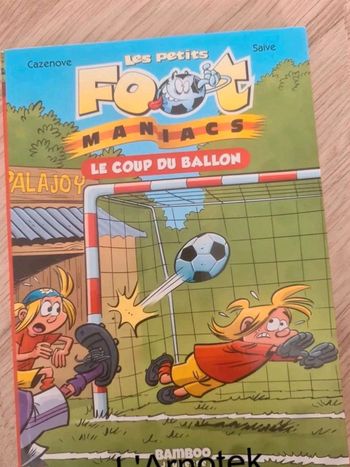 Livre foot  maniacs  le coup du  ballon