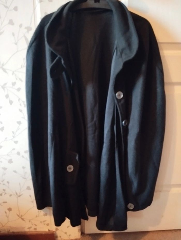 Neuve! Cape poncho noir polaire fermeture boutons