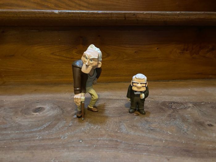 Figurine la haut - up