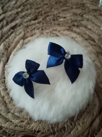 Boucles d'oreilles noeuds bleu foncé