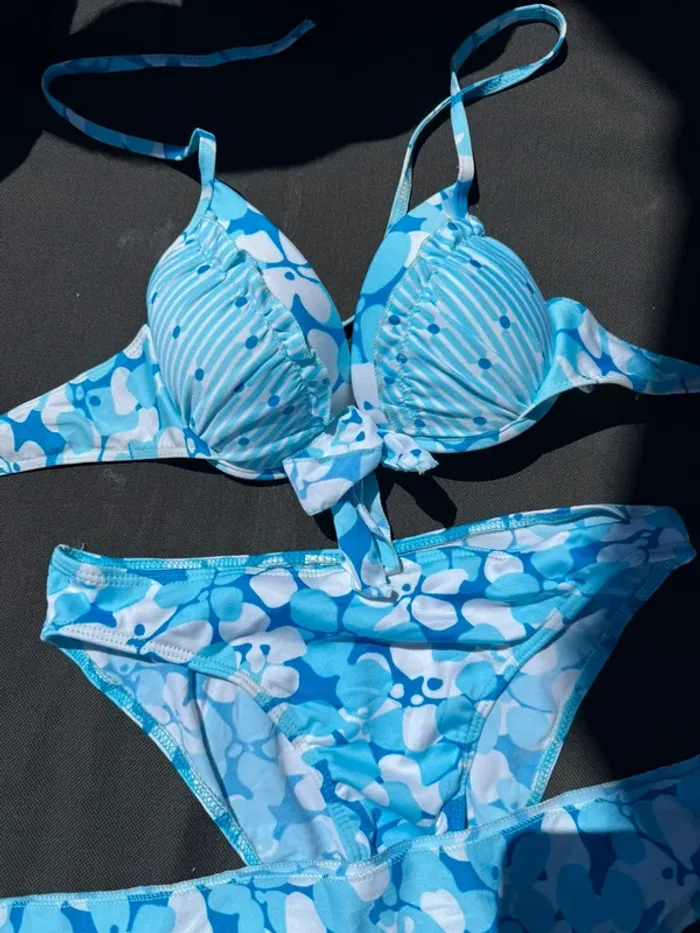 Neuf lot de 2 maillots de bain 2 pièces + paréos taille L - photo numéro 8