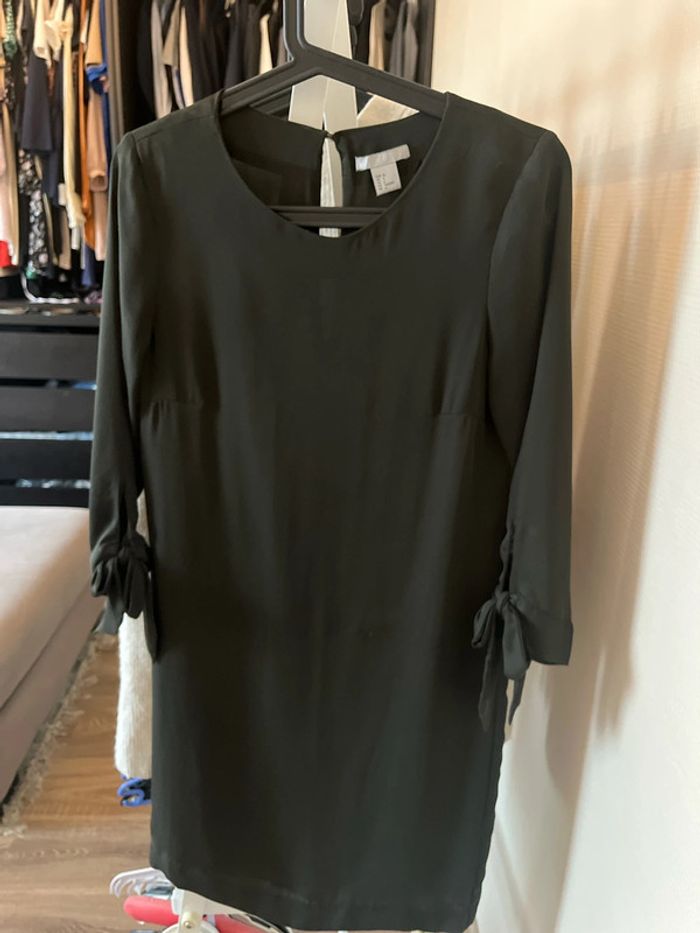Robe H&M noir taille 36 - photo numéro 2