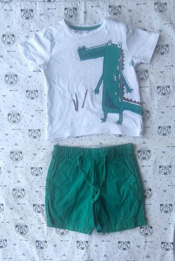 Ensemble tee-shirt + short taille 12 mois