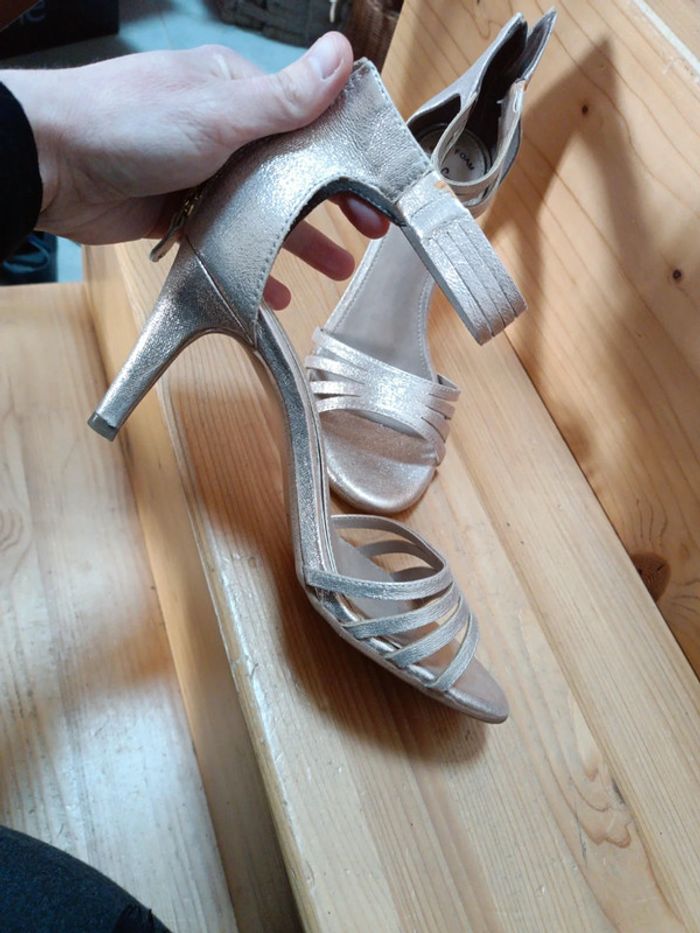 Jolie chaussure femme - photo numéro 8