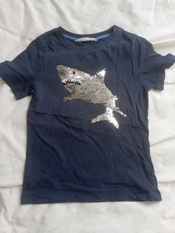 Tee shirt manches courtes bleu requin avec sequins 6 ans H&M neuf 3 €