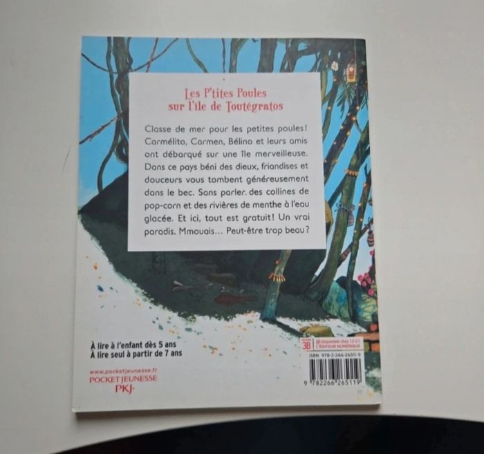 Livre les P’tites Poules sur l'île de Toutegratos - photo numéro 2