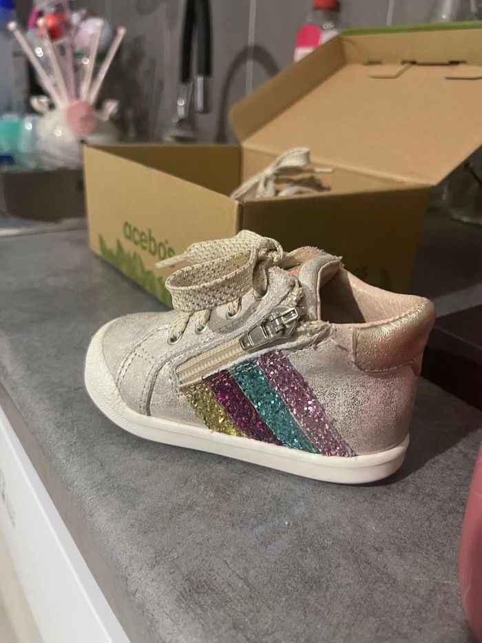 Chaussures taille 21 - photo numéro 3