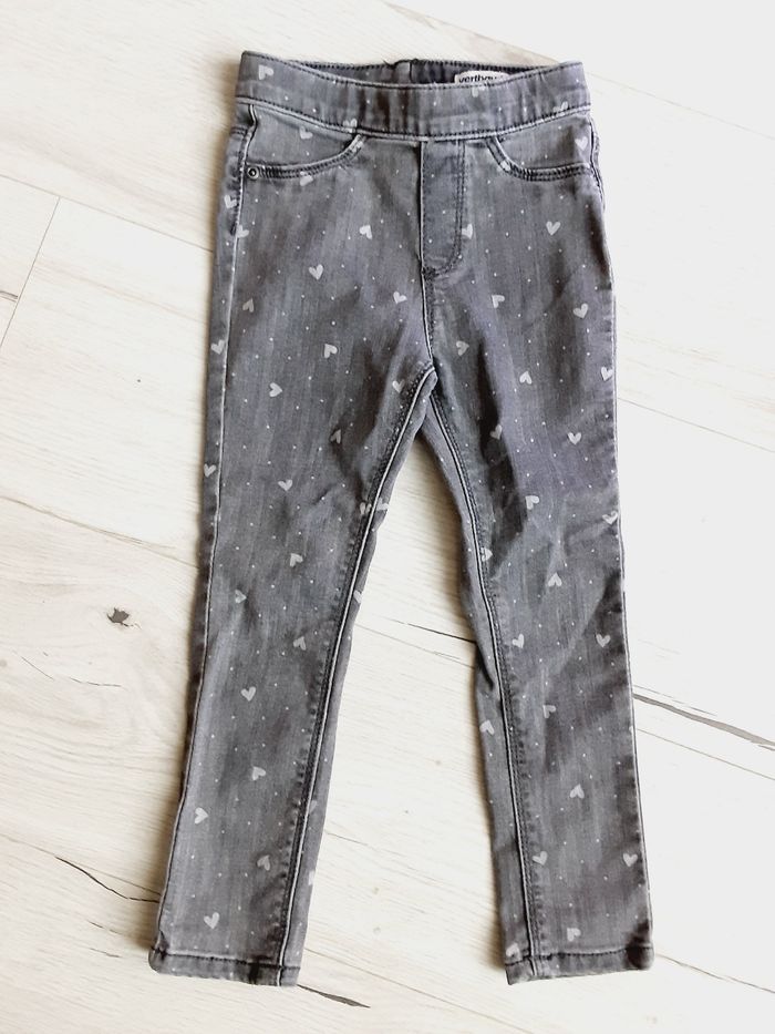 Vêtement fille pantalon gris jean motifs coeurs Vert Baudet 4 ans