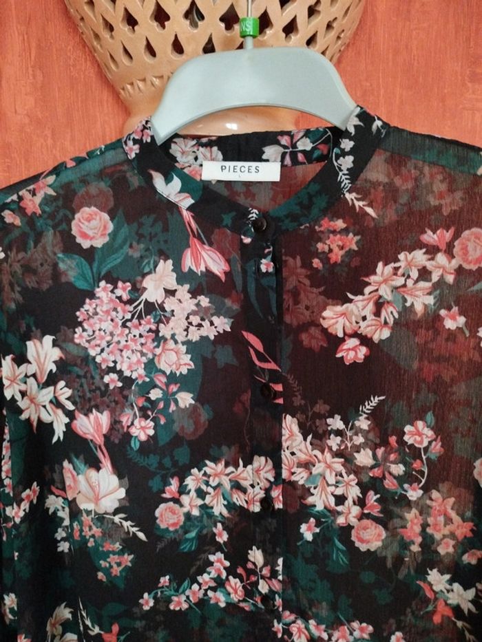 Chemisier fleuri en transparence - photo numéro 2