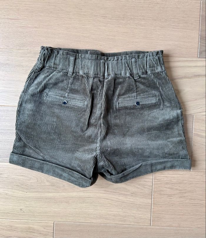 Short femme Kiabi taille 40 – Velours côtelé kaki, tendance automne - photo numéro 2
