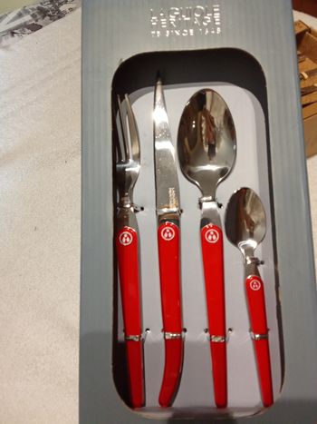 Set de couverts laguiole neuf 