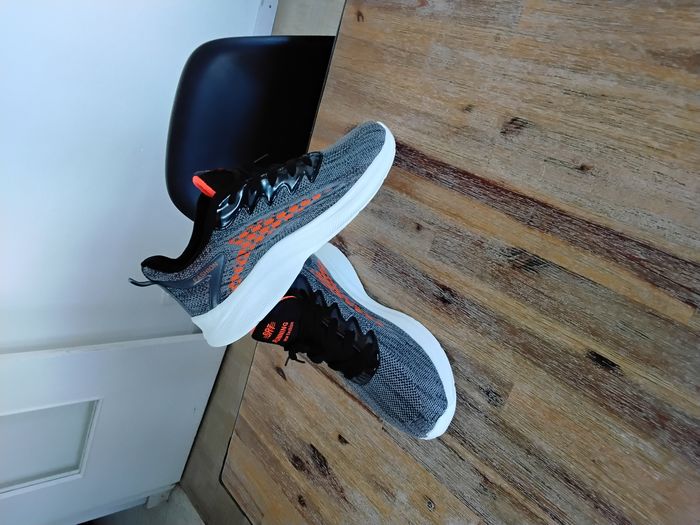 Baskets garçon ou hommme pointure 39,5 - Neuves - photo numéro 5