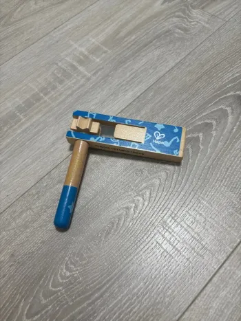 Crécelle en bois