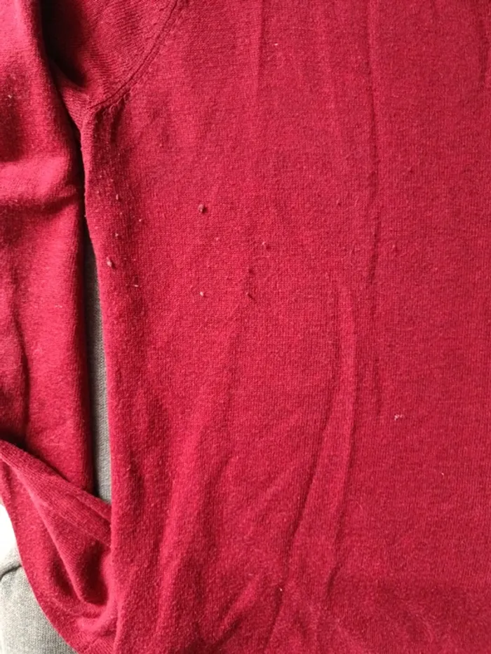 Pull bordeaux col V - photo numéro 2