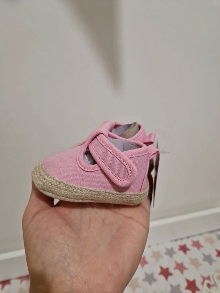 Chaussure rose neuve taille 16-17 - photo numéro 4