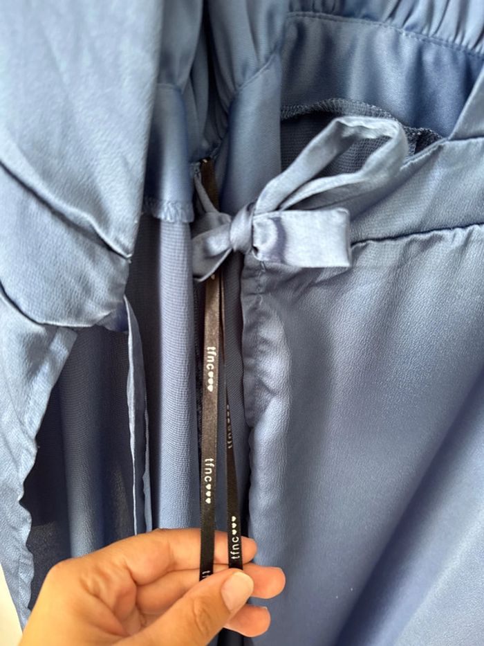 👗 🌻Robe longue portefeuille en satin à manches kimono TFNC bleu foncé- très bon état - taille 38 - photo numéro 6