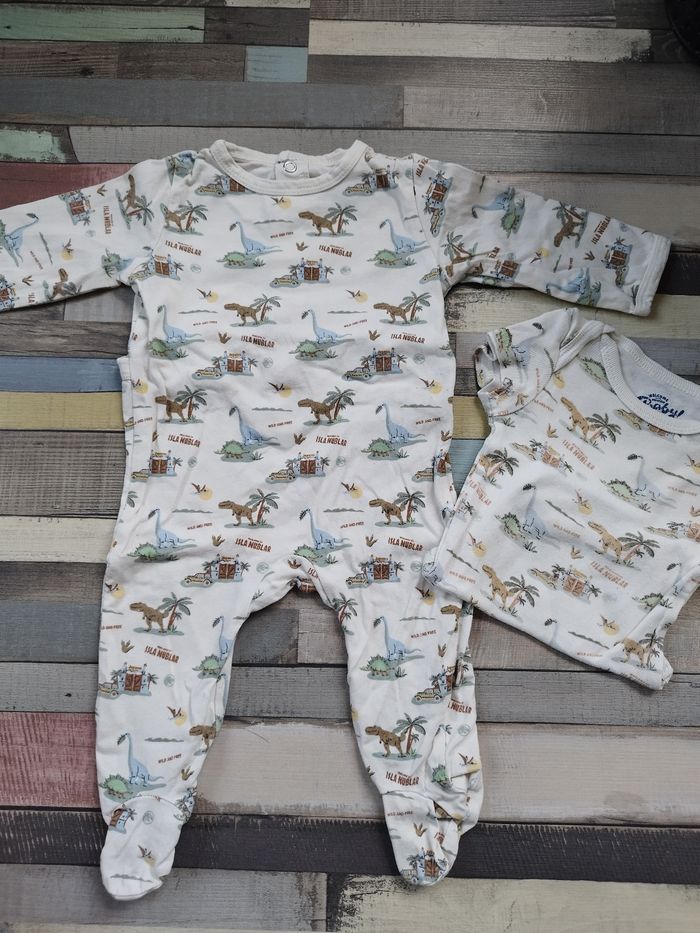 Lot de vêtements - photo numéro 2